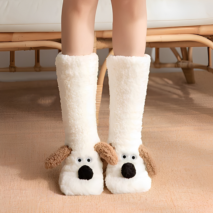 Dahlia Glen Indoor Slippers – White