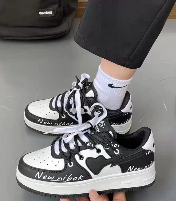 Sloane Ridge Everyday Sneakers – Black