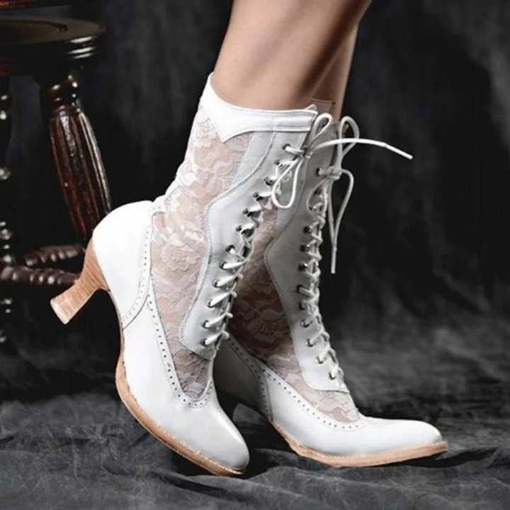 Harlow Spruce Ankle Boots – White