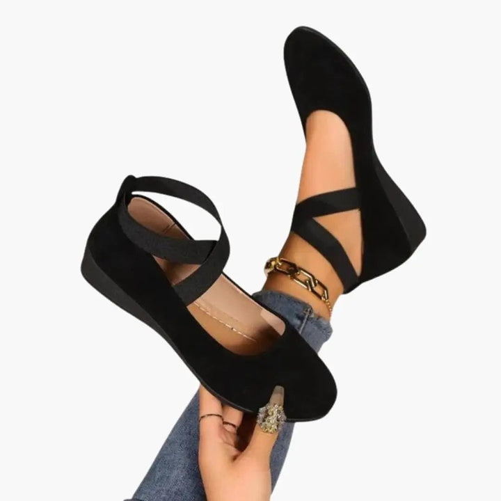 Lennon Bay Ballet Flats – Black