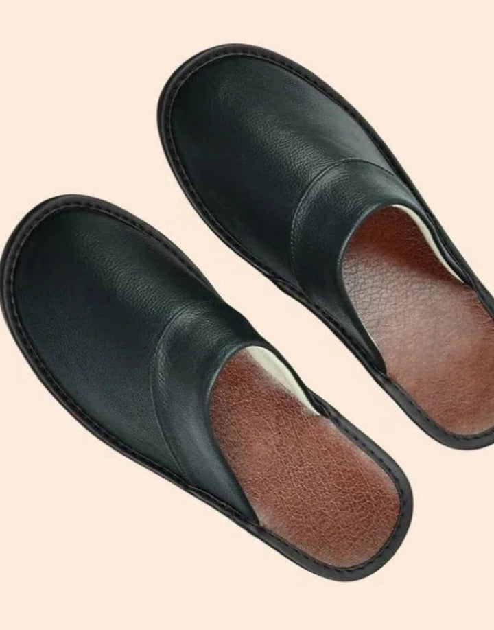 Sage Spruce Indoor Slippers – Black