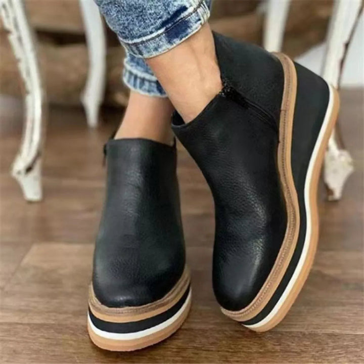 Kinsley Bay Ankle Boots – Black