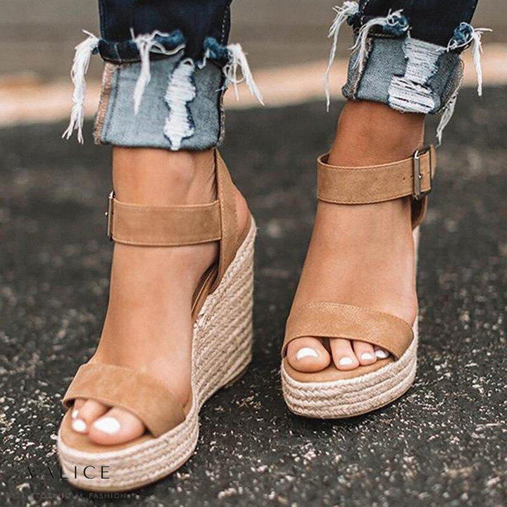 Brooklyn Glen Wedge Pumps – Brown