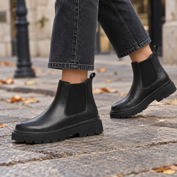 Parker Spruce Chelsea Ankle Boots – Black